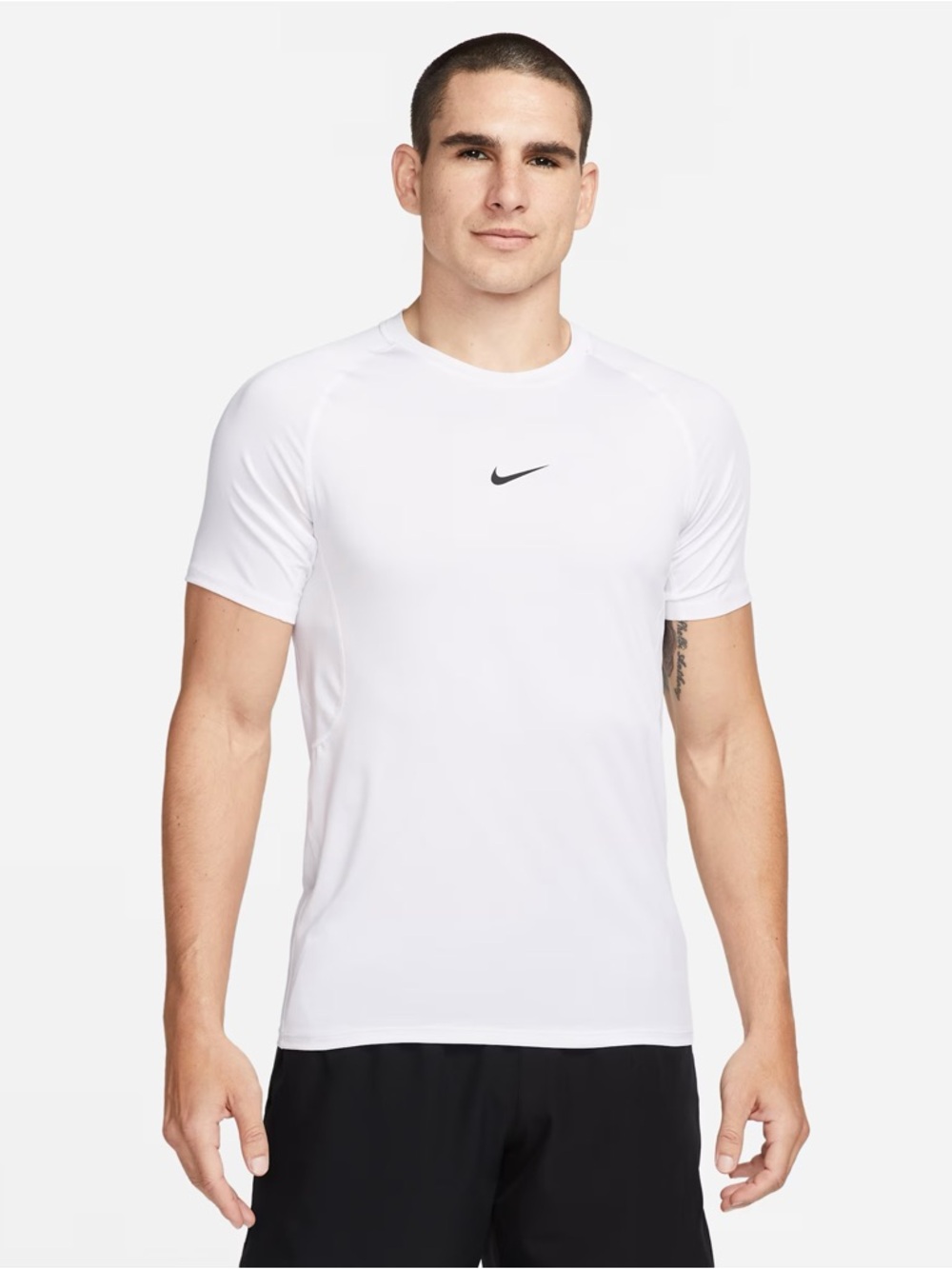 Nike Pro
Men's Dri-FIT Slim Short-Sleeve Top